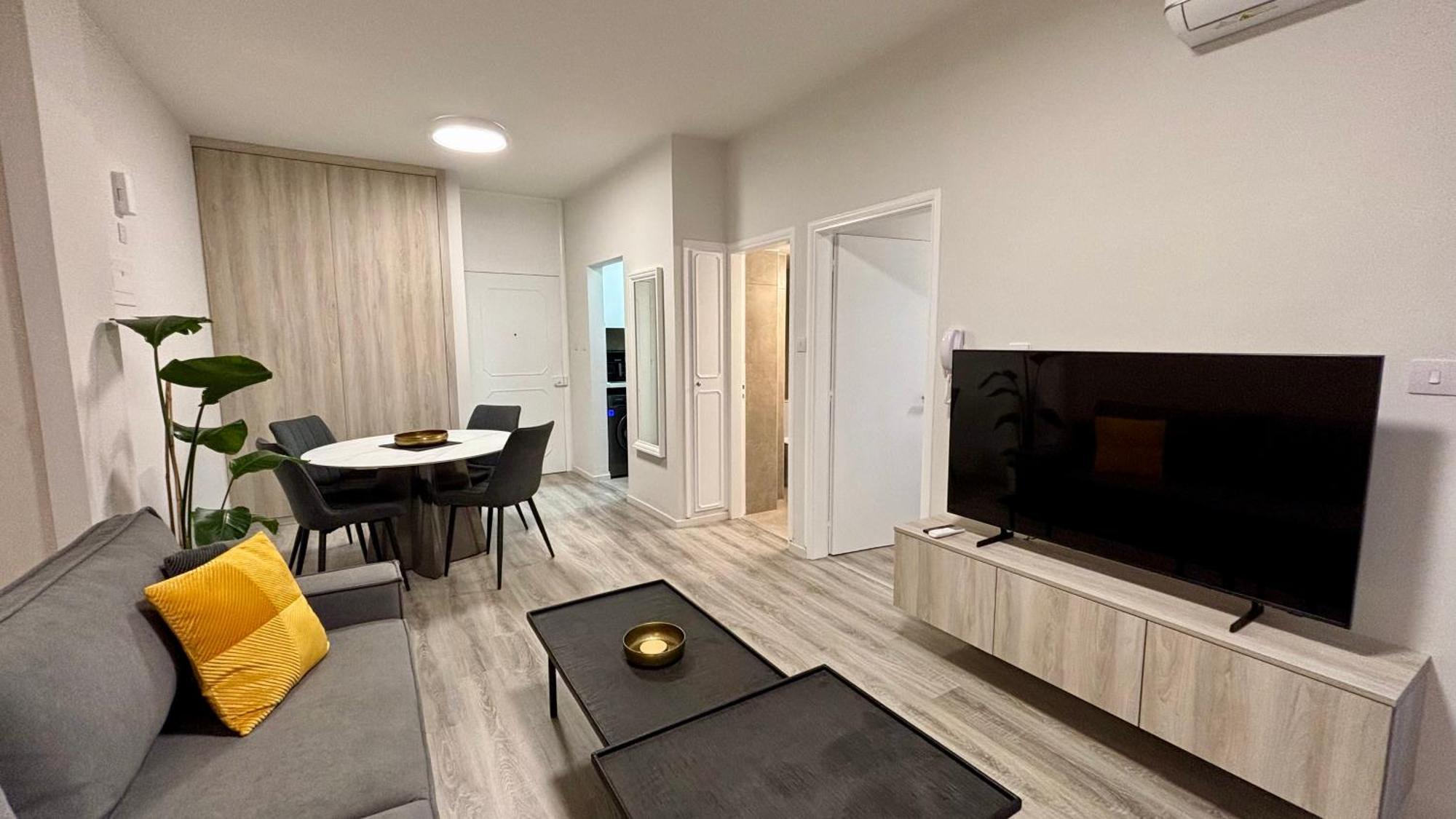Seabreeze City Center Flats By Trulycyprus Limassol Exterior foto
